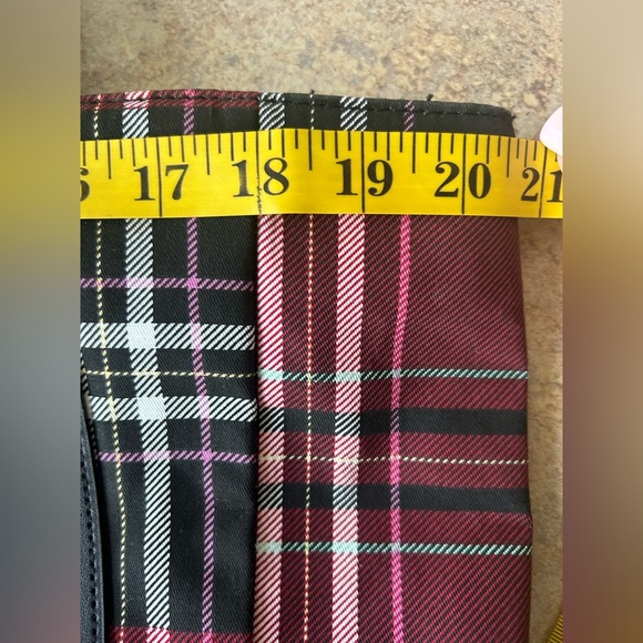 Victoria's Secret Red and Black  Plaid Tote Bag NWOT - Picture 4 of 9